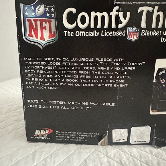 New England Patriots Comfy Throw Huddler Snuggie Style Blanket NFL Northwest - Picture 4 of 10